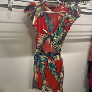 Boohoo Tropical Leaf Print Mini Romper short set Red and Green